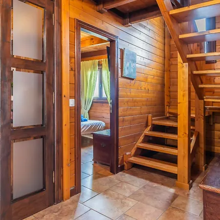 4br Wooden House -pool, Views & Parking 칸델라리아