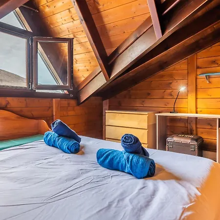 4br Wooden House -pool, Views & Parking 칸델라리아