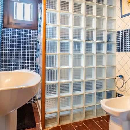 펜션 4br Wooden House -pool, Views & Parking *
