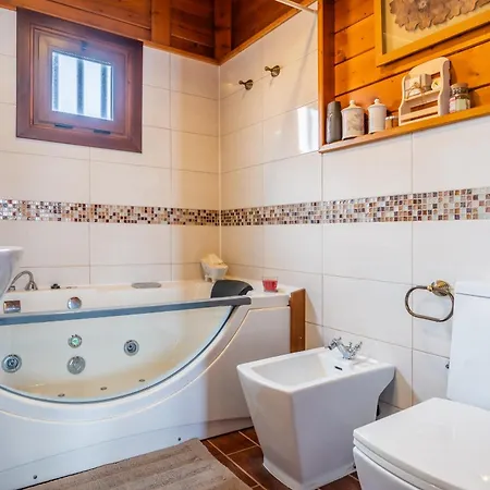 4br Wooden House -pool, Views & Parking * 칸델라리아