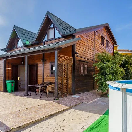 펜션 4br Wooden House -pool, Views & Parking 칸델라리아