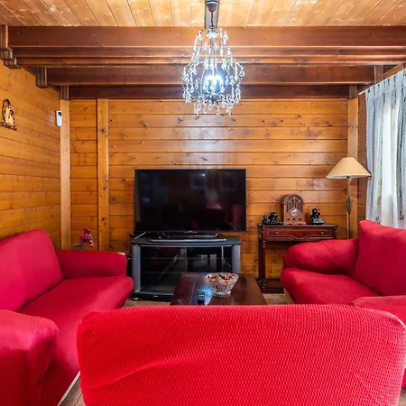 4br Wooden House -pool, Views & Parking * 칸델라리아