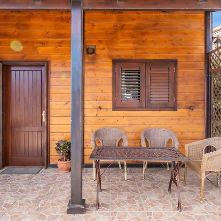 Сasa de vacaciones 4br Wooden House -pool, Views & Parking
