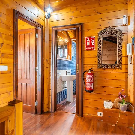 Сasa de vacaciones 4br Wooden House -pool, Views & Parking *